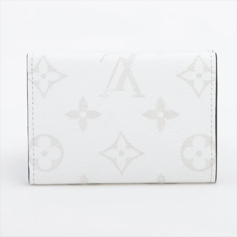 Louis Vuitton Taigaama Dialovery Compact Wallet   White Compact Wallet M30899